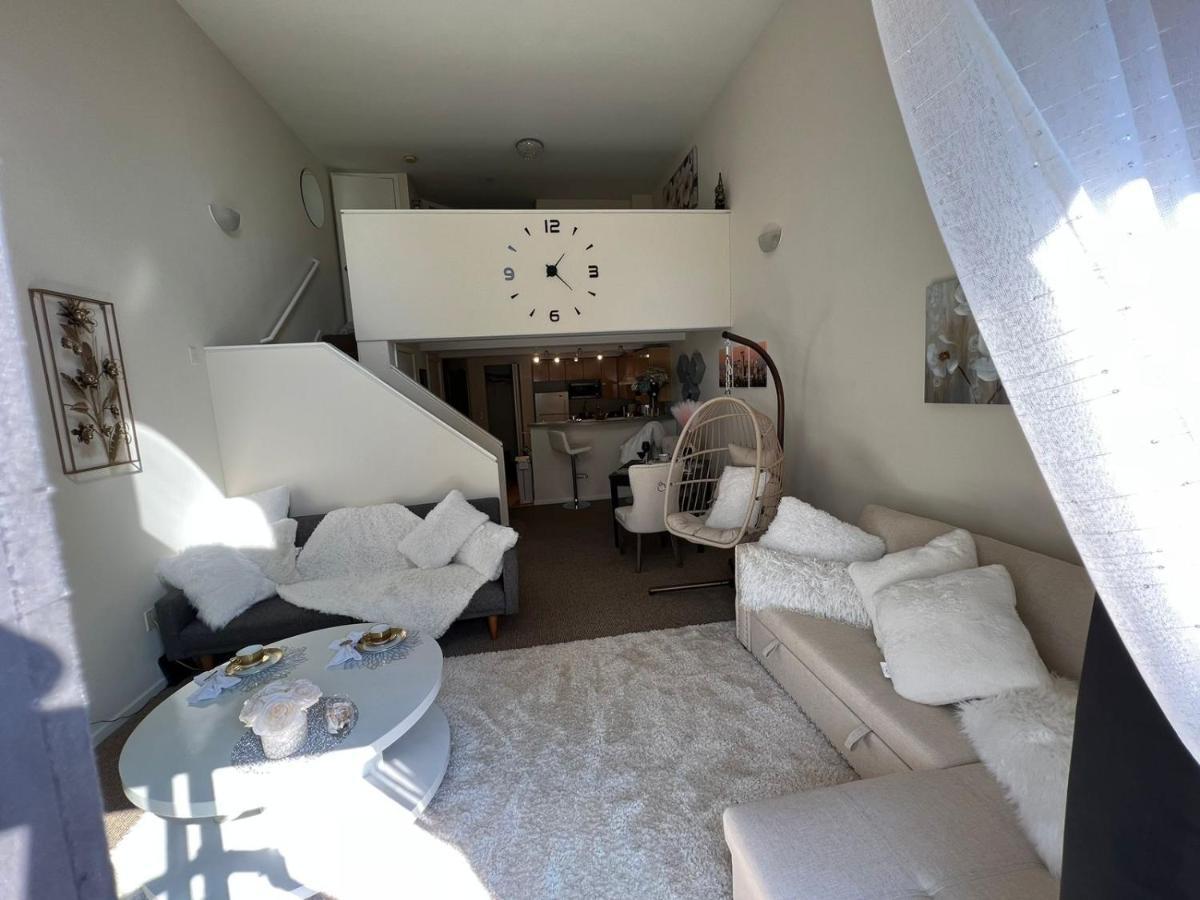 Cozy Downtown Condo Retreat With Space Needle View Seattle Esterno foto