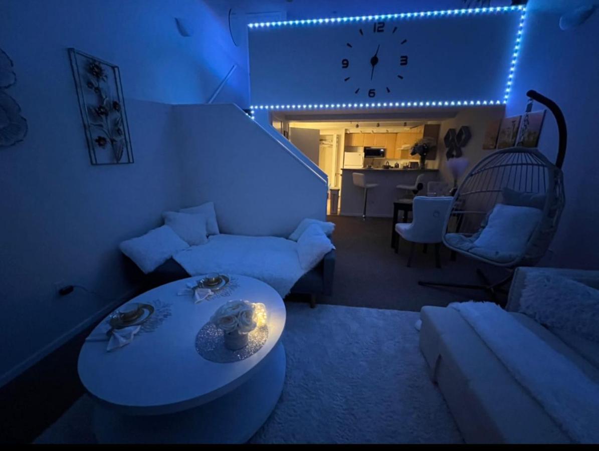 Cozy Downtown Condo Retreat With Space Needle View Seattle Esterno foto