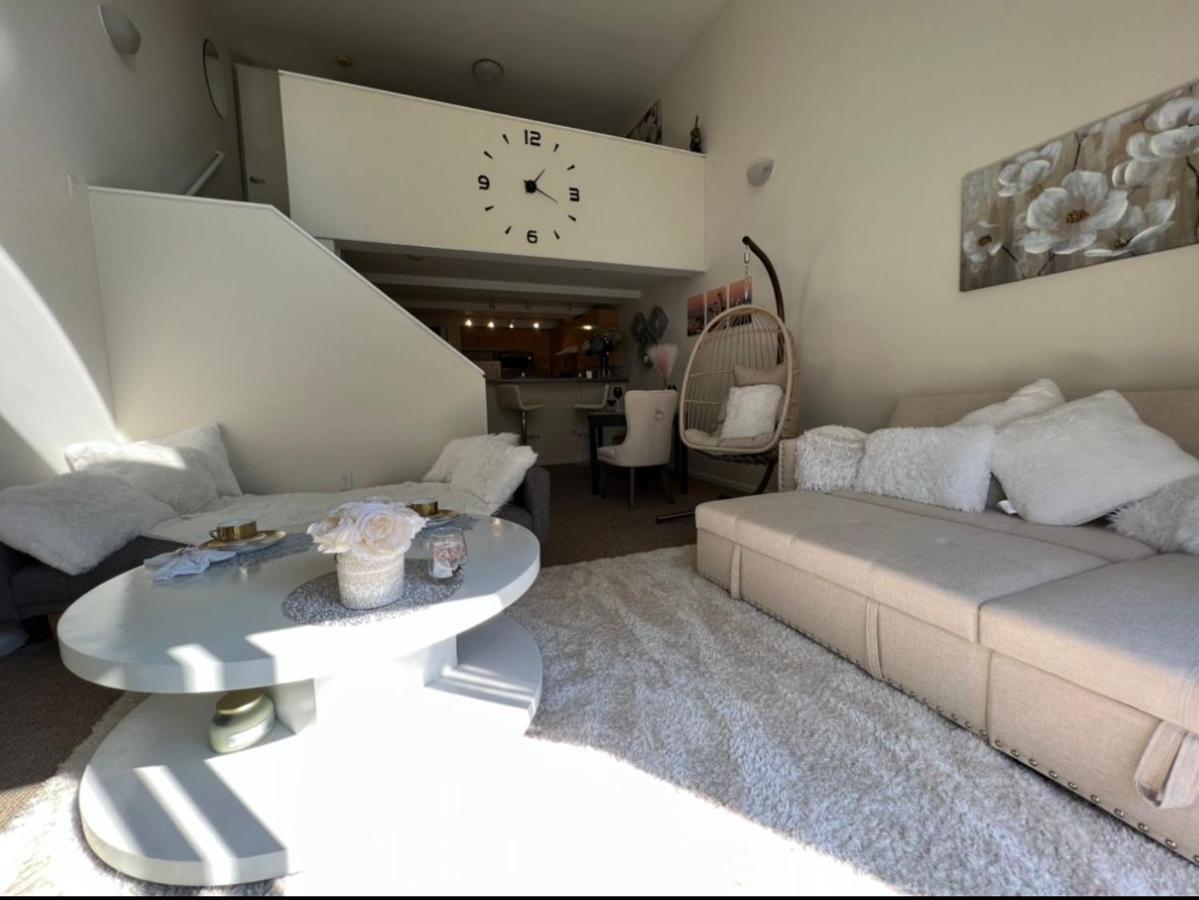 Cozy Downtown Condo Retreat With Space Needle View Seattle Esterno foto