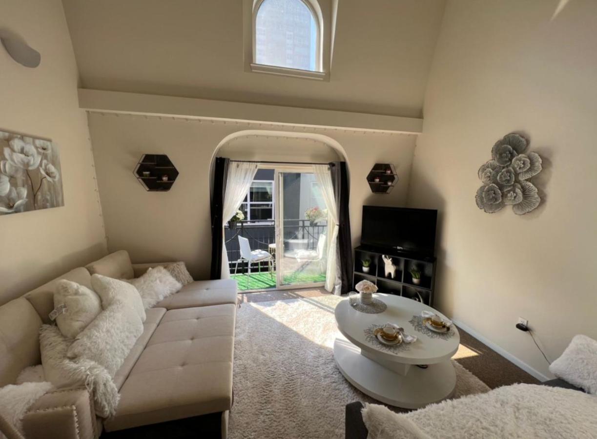 Cozy Downtown Condo Retreat With Space Needle View Seattle Esterno foto